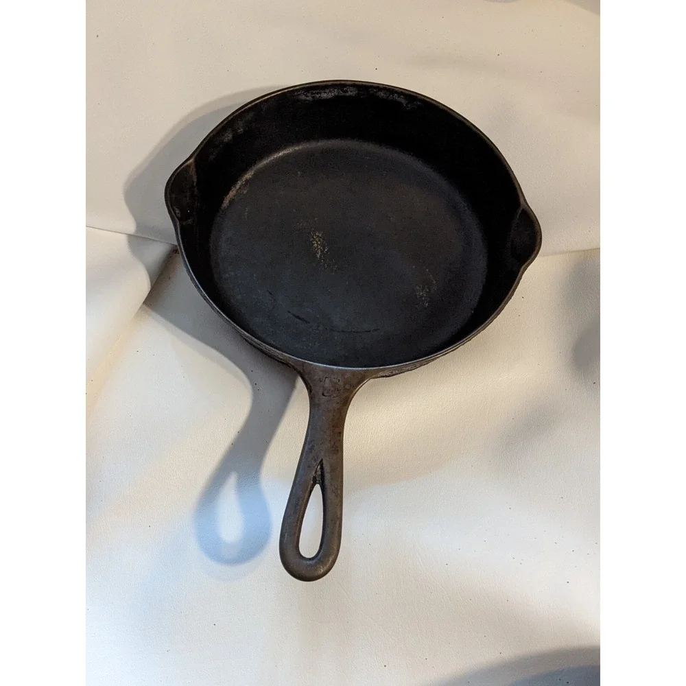 Griswold No 6 Small Logo Smooth Flat Bottom Cast Iron Skillet Frying Pan 699m